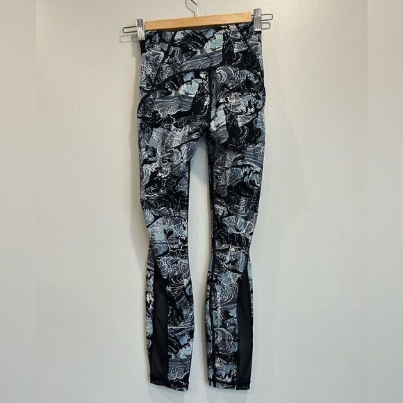 Lululemon Train Times 7/8 Pant *25" - Picture 8 of 14